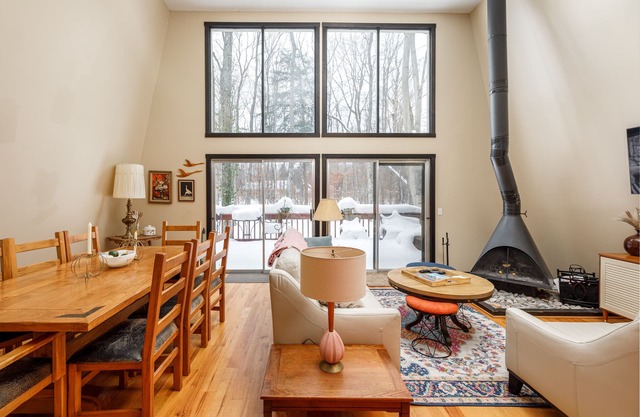 🌿Sugarloaf Chalet Pet Friendly 3BDR + Loft & Hot Tub