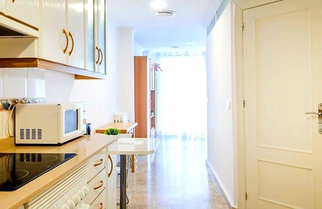 Suitable. Dawn | 2A | 3 pax.