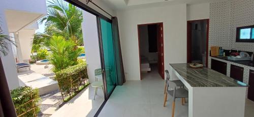 Suksan Pool View Apartment 3