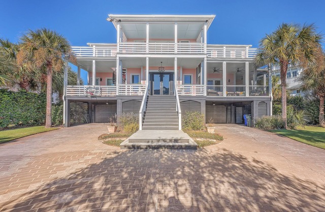 Sullivan's Island Retreat: Spacious 6BR Beach House with Ocean Views