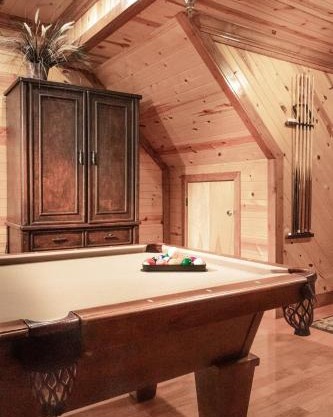 Summer Getaway w Grill Hot Tub & Resort Pool