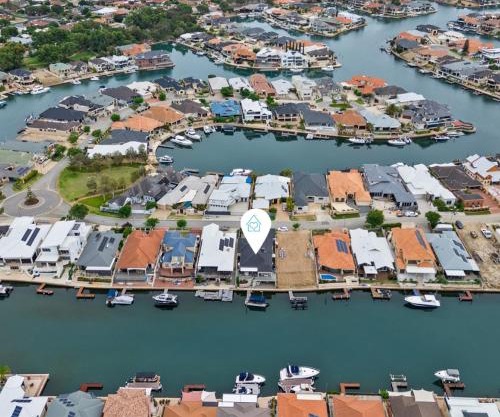 Summer-ready Canal Homeprivate Jettypets!