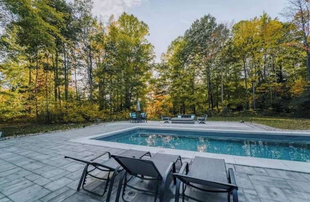 Summer Time Vibes! Heated Pool, Hot Tub, Game Room