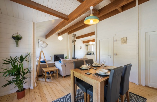 Summerleaze Lodge - Stunning Views, Close to Sandy Beaches