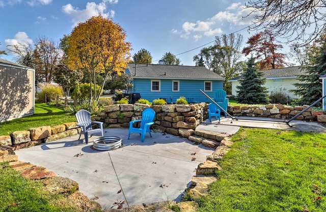 Sun-Dappled Holland Retreat - Walk to Water Access