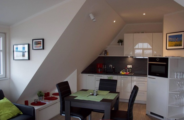 Sundeck in the boathouse - exclusive apartment right on the North Sea beach