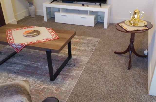 Sunlight 2BR townhouse w/private parking in Downtown Frederick