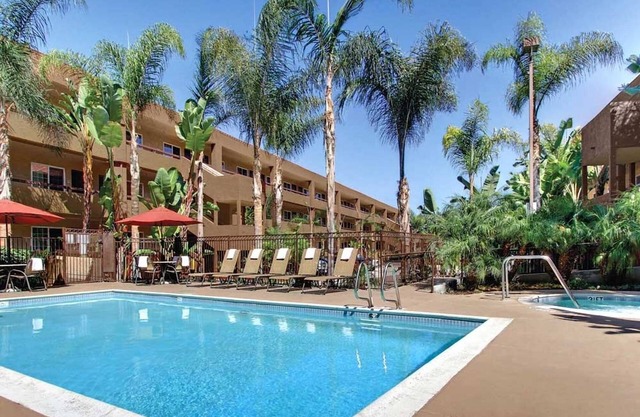 Sunlit San Diego Retreat w/Pool - Your Relaxation Spot, 3 Rooms