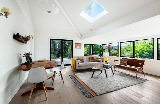 Sunny 2 Bedroom Garden Cottage with Hot Tub on Topanga State Park