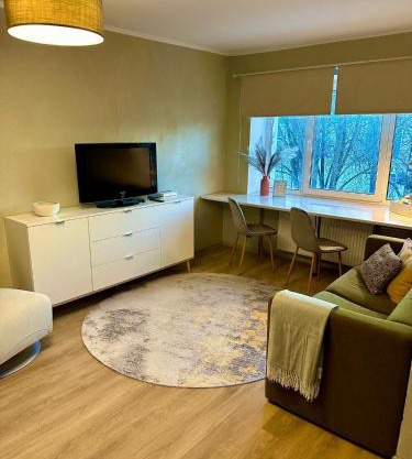 Sunny apartment, 7 min with tram to the Old Town