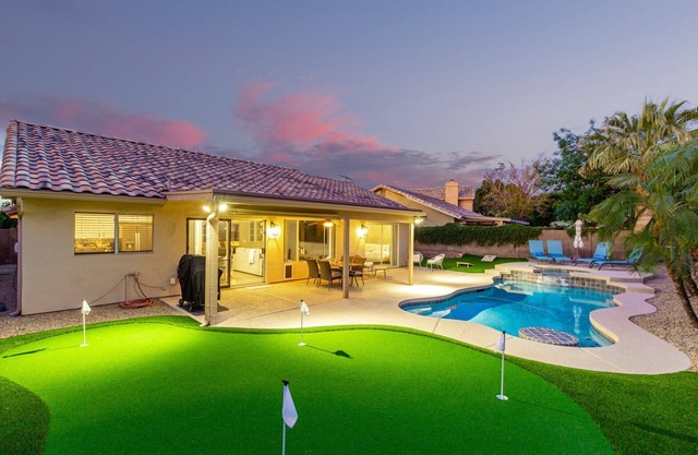 Sunny Serenity: Mesa Masterpiece