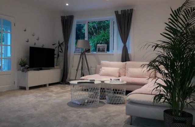 Sunny-Side-Up (Bed Rock House)