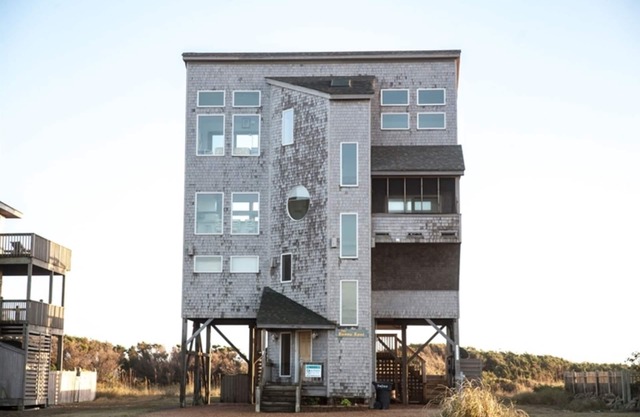 Sunny Spot is a unique Oceanfront cottage in Frisco!