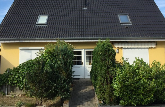 Sunny vacation apartment Charlotte in Karlshagen on Usedom