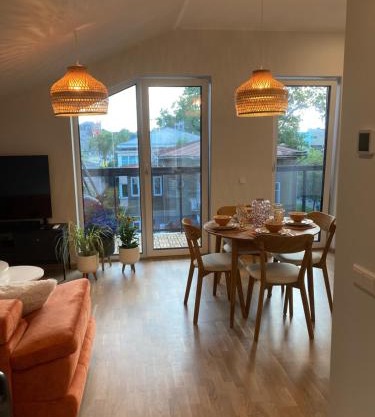 Sunset Apartment, rõduga korter uues majas!