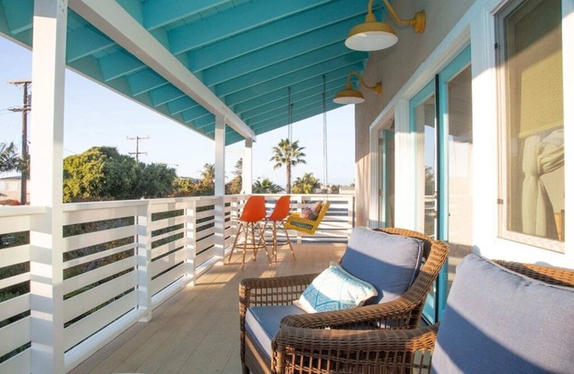 Sunset Suite: Ocean Views, Bright, Balconies, Walkable!