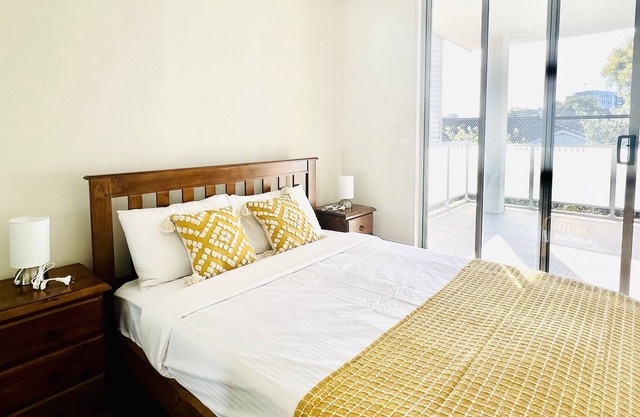 Superior One bedroom apartment near to Brightbeach and Rockdale train station