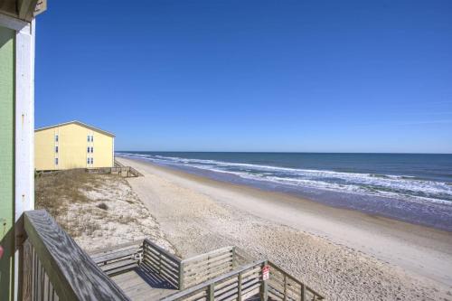 Surf City Getaway - Pool & Ocean Views Villa