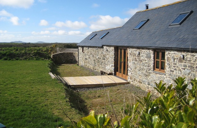 Swallows Nest St Davids, family friendly, quiet, short breaks in low season