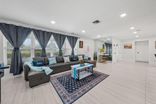 Sweet Pink House - Family & Remote Work Ready