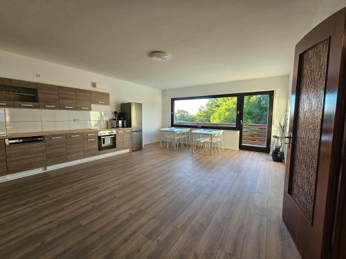 T&K Apartments - Solingen - 3-6 Zimmer Grand Apartments with private parking for all vehicles