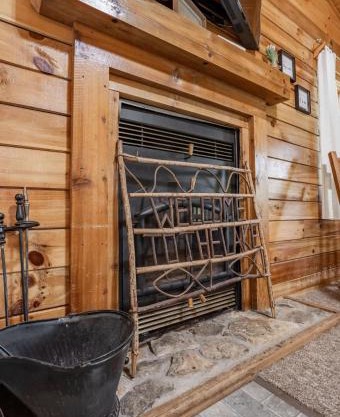 Table Rock Lake Cabin - Hawthorn #12 with Lake Access Hot Tub Outdoor Pool