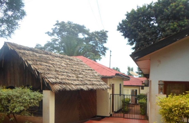 Tarn Hut Resort