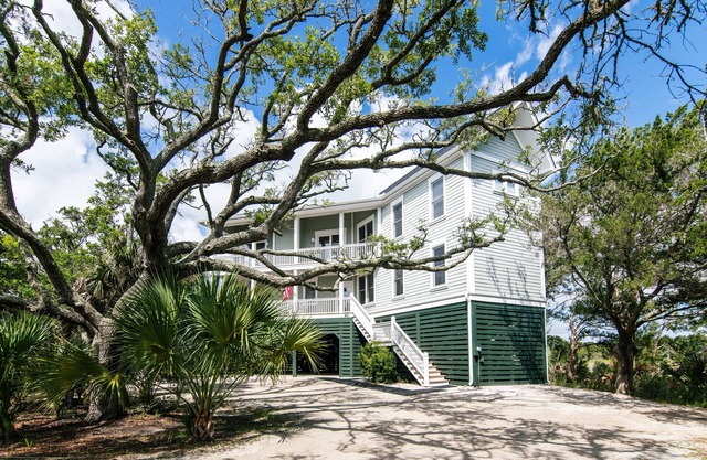 Tequila Sunset:Amazing Dog Friendly Home;Ocean Views/Private Dock; Minutes to Beach;Elevator/WiFi