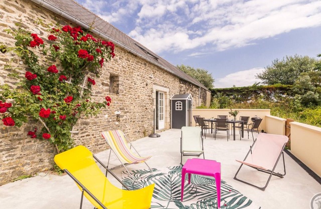 Terraced house with terrace, pets allowed