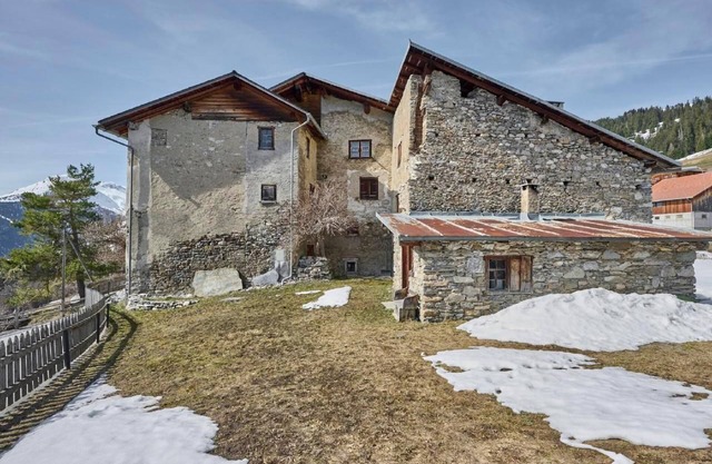 Tgea Simonett - Foundation Holidays in Historical Buildings