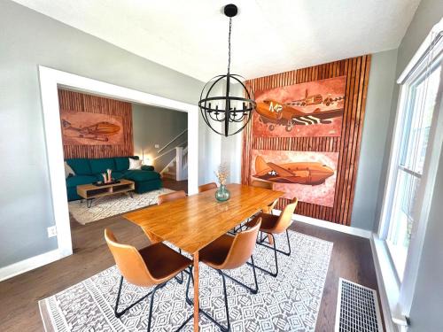 The Airplane Art House