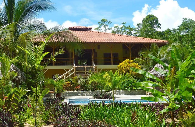 The Beach House at Bluff Beach Retreat in Bocas de Toro