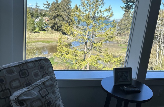 The Beach Retreat-2 bedroom, 2 Bathroom. TOP FLOOR condo "A" and "B" together.