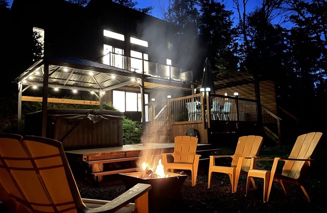 The Rebel Chipmunk, waterfront with spa