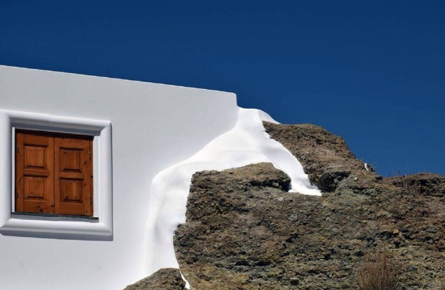 The cave "Terra Nullius" is a unique lodge for a different kind of vacation.