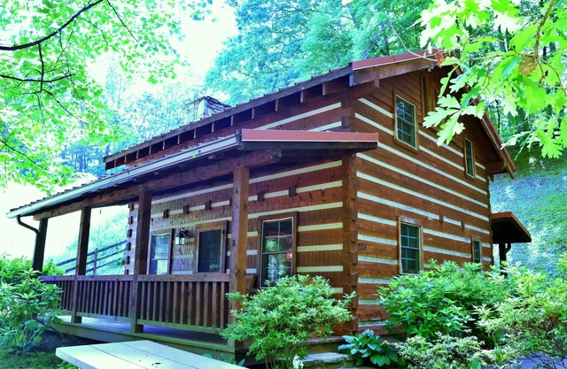 The Cove: 6 min to Casino and Golf! Pet Friendly