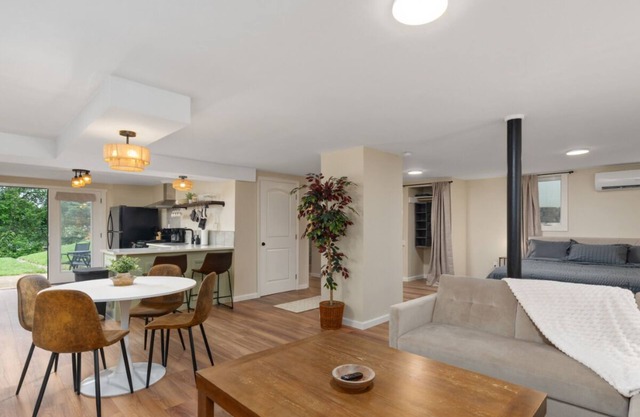 The Cozy One | Clean 1BR 1BA Studio