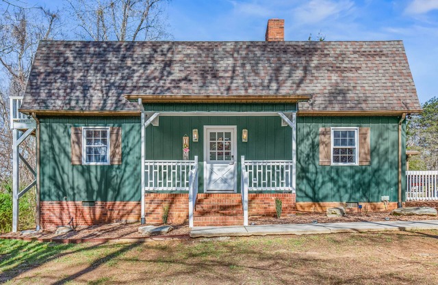 The Crestview: Mountain retreat, four minutes from Hanging Rock State Parknn