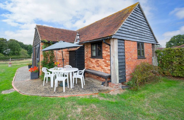 The Dairy Cottage - Two Bedroom House, Sleeps 4
