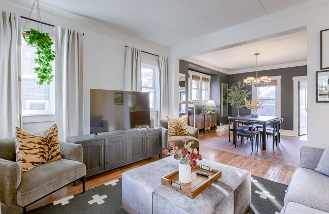 The Drake - Historic Home with Swag