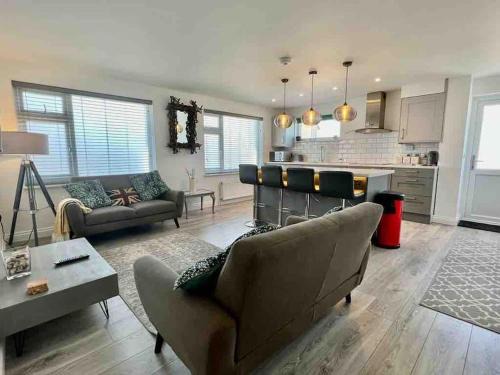 The Emslie Road Beach Flat