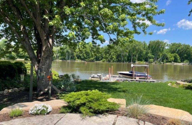 The Heron House – Modern riverfront retreat near downtown Hastings