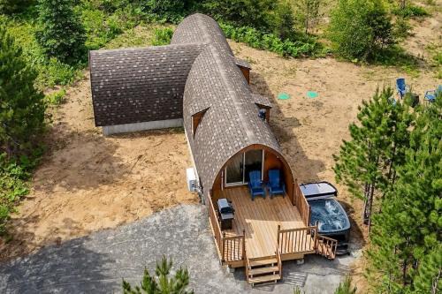 The Hobbit tiny house dogfriendly