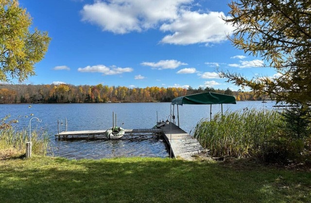 The Lakeside - Hot Tub, Dog Friendly, Trail Acces - Pontoon Rental - On Lake Winter