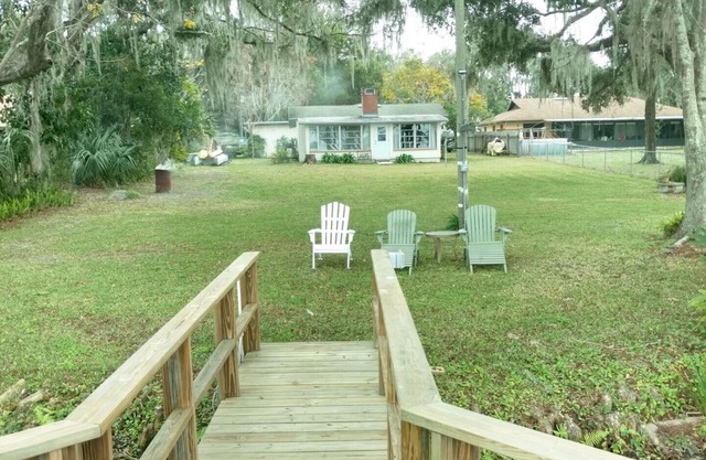 The Lakeside River House