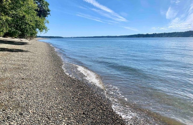 The Lighthouse Room I Peace, Relaxation and Water!