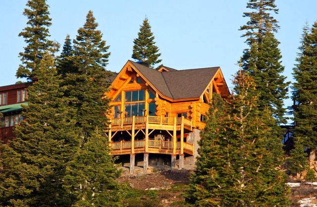 The LOG HOUSE in Truckee, CA - 5,250 sq.ft. of Awesome!