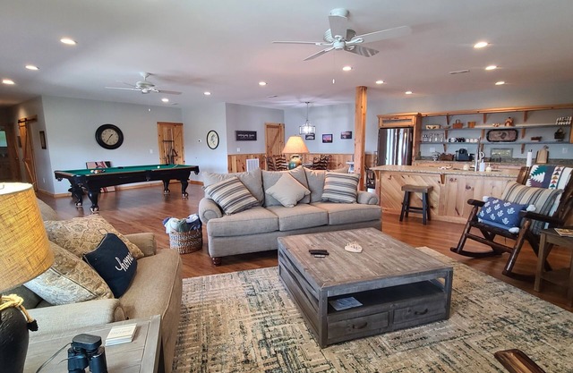 The name says it all! Mountain Sunset Place over Lake Chatuge!