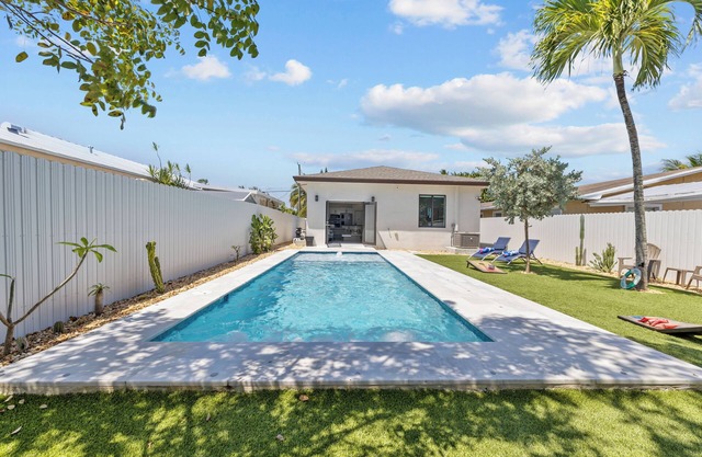 The Oasis Yard - Pool - Jets - Game Room - BBQ - Relax&Unwind