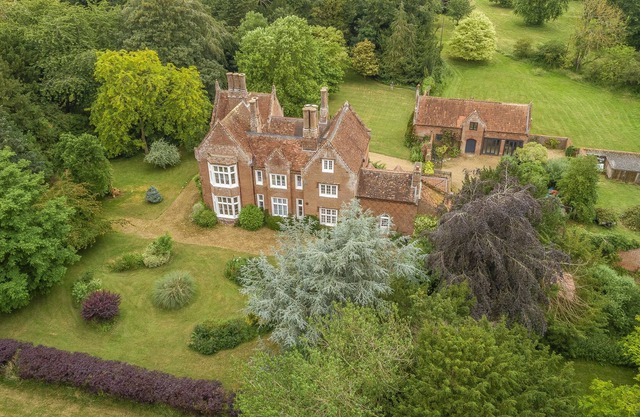 The Old Rectory & the Coach House are 2 beautiful holiday cottages standing in their own parkland